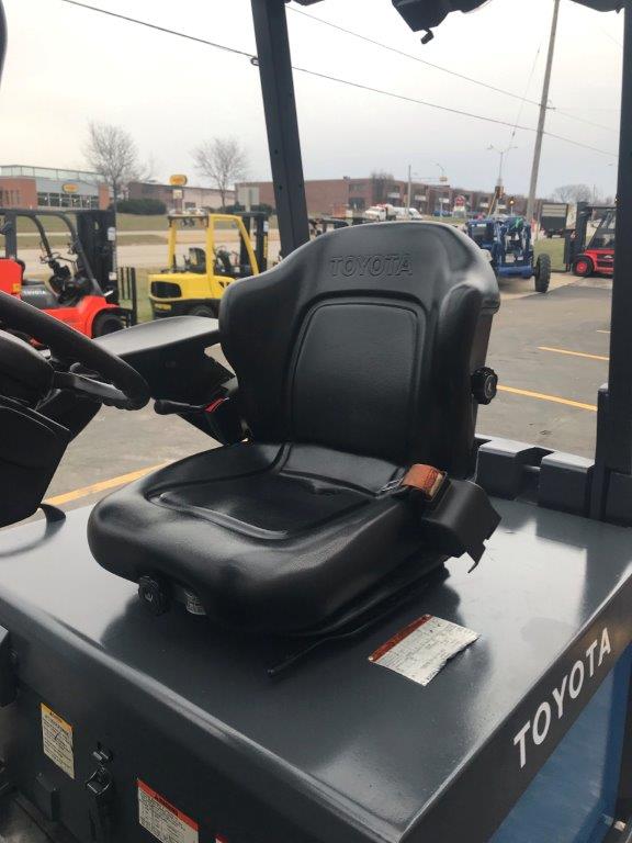 Electric 2015 orange toyota forklift for sale Electric 2015 orange toyota forklift for sale